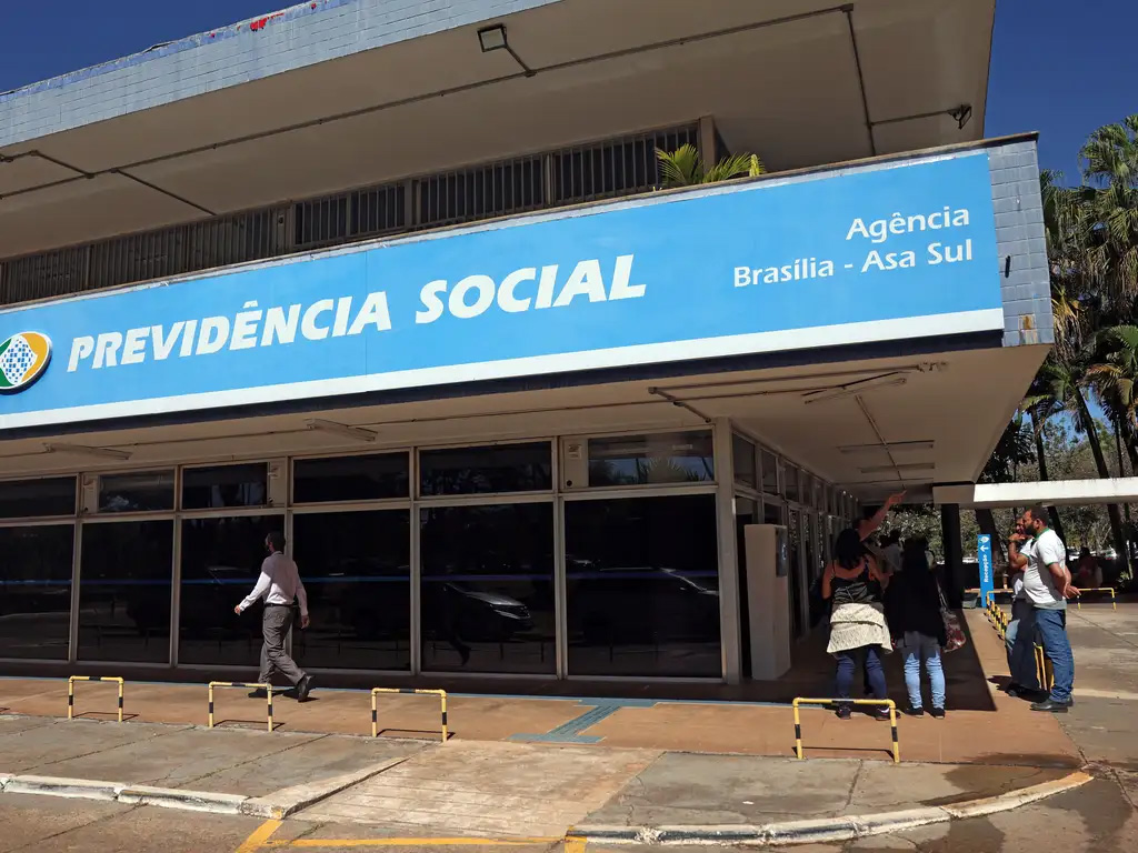 Pedidos de reembolso ao INSS passam de 1 milhão Pedidos de reembolso ao INSS passam de 1 milhão