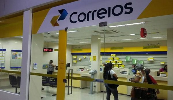 Beneficiários do INSS podem contestar descontos indevidos nos Correios